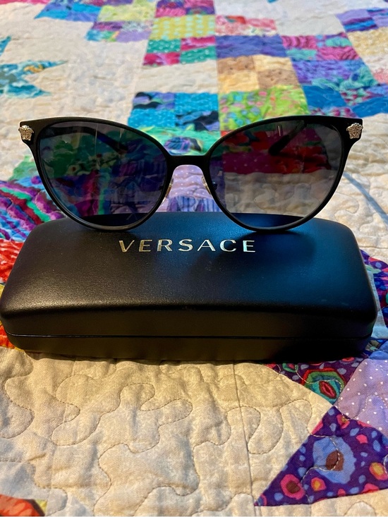 Versace Accessories - Versace Black Cat-Eye Sunglasses with Dark Gradient Lenses
